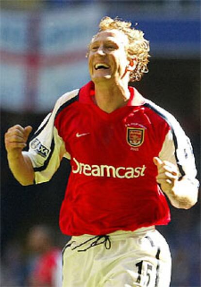 El jugador del Arsenal Ray Parlour y su mujer, Karen.