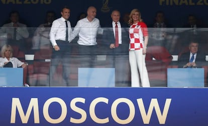 Macron, presidente de Francia, Infantino, presidente de la FIFA, Putin, presidente de Rusia, y Kolinda Grabar-Kitarovic, presidenta de Croacia, antes de la final. 