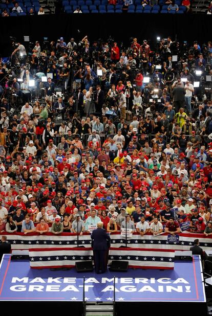 El presidente de los Estados Unidos, Donald Trump, habla al comenzar formalmente su candidatura a la reelección con un mitin de campaña en Orlando, Florida, Estados Unidos, el 18 de junio de 2019.