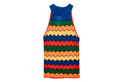 Este top de Uterqüe combina varias tendencias de la temporada: cuello halter y una mezcla de colores que recuerda al patchwork.