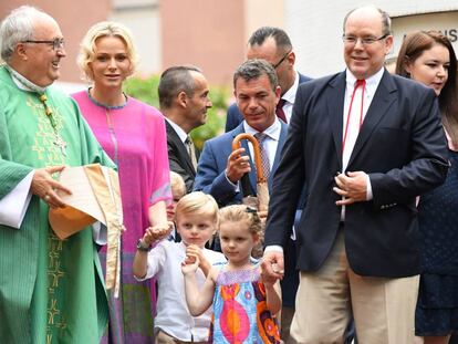 Alberto y Charlene de Mónaco con sus hijos Jacques y Gabriela el pasado 6 de septiembre en Mónaco. 