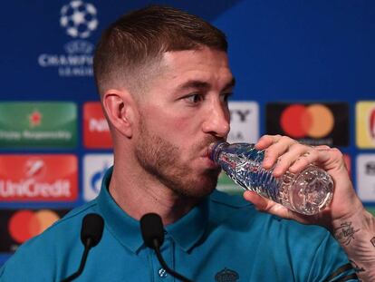 Sergio Ramos, durante la rueda de prensa de este lunes en París.