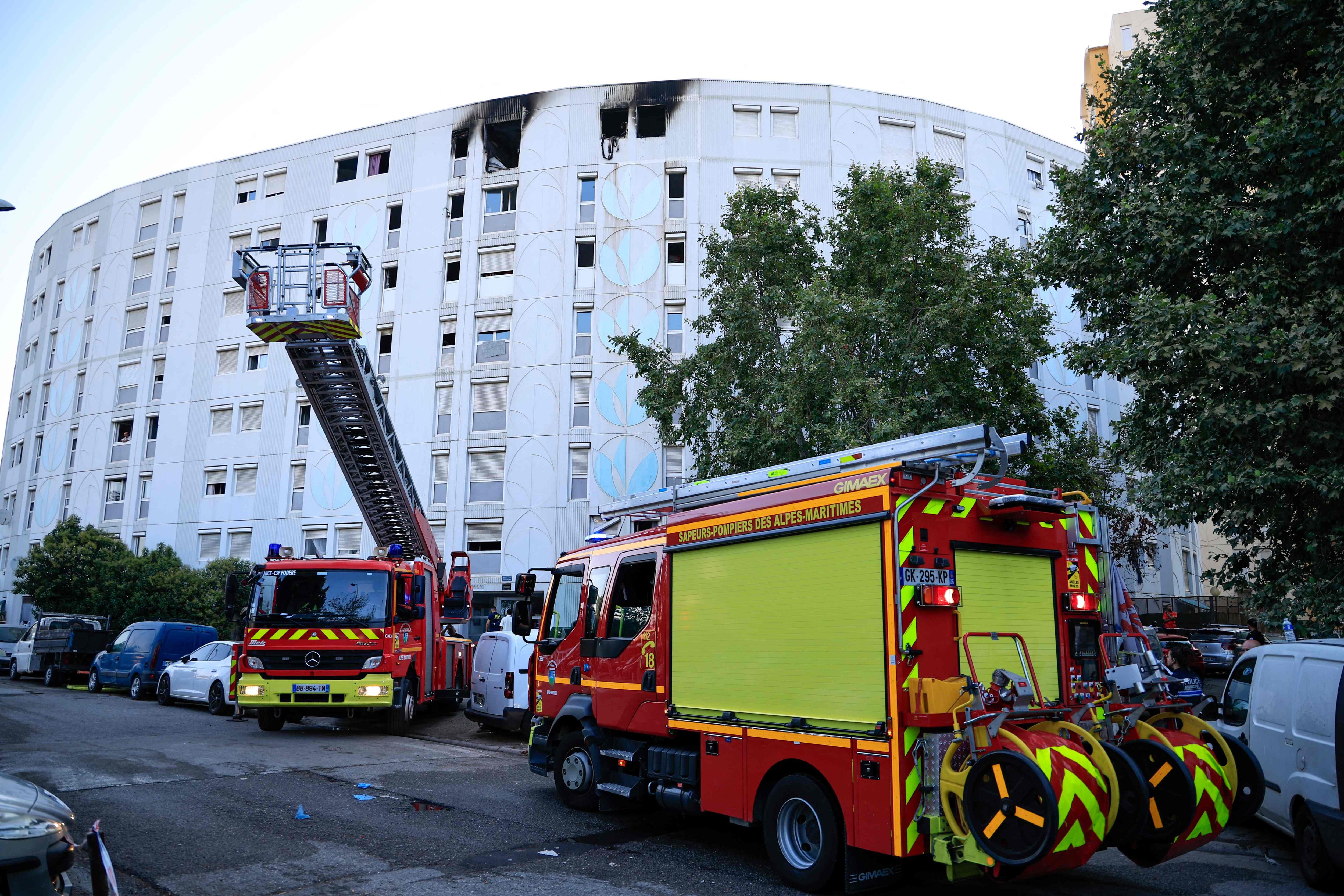 Al menos siete muertos, entre ellos cuatro menores, en un incendio en un barrio popular de Niza