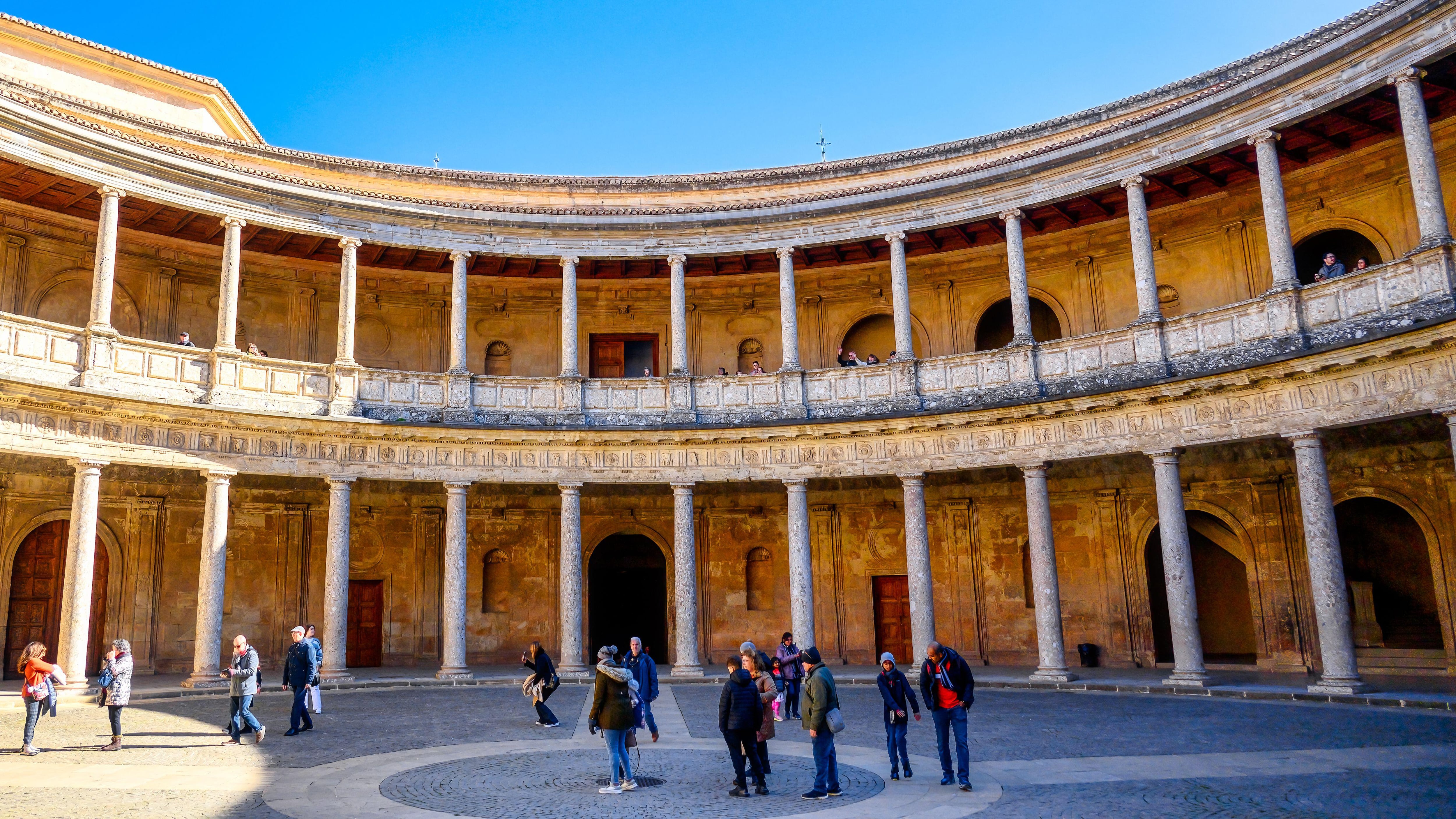 Granada para principiantes: consejos, monumentos básicos y muchas pistas para pasear y tapear