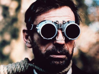 Yves Montand, en un fotograma de la película <i>La confesión</i>, dirigida por Costa-Gavras sobre un guion de Jorge Semprún.