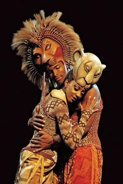 Simba y Nala. Los dos jóvenes leones protagonizan la historia de amor imprescindible en todo musical.