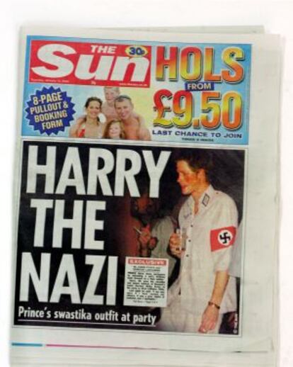 Una portada en la que aparece Enrique vestido de nazi.