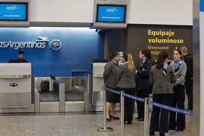 Trabajadores de Aerolíneas Argentinas en Ciudad de Buenos Aires (Argentina). En agosto 2024.