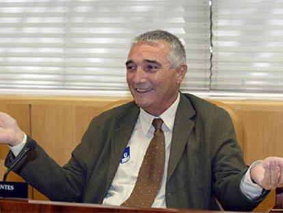 Orencio Osuna, presidente de Agecovi, durante su comparecencia ante la comisión de investigación.