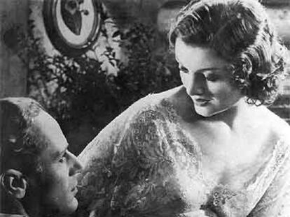 Wendy Hiller y Leslie Howard, en un fotograma de 'Pigmalión', de A. Asquith.