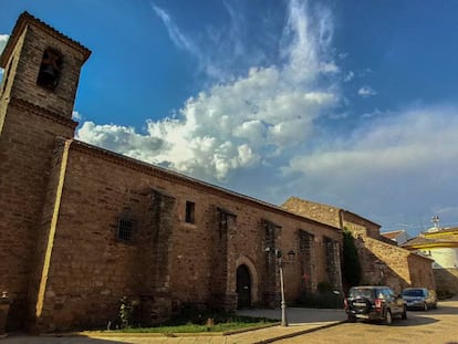 Església de Sant Sebastià i l'Ajuntament de Villapalacios, a Albacete”.