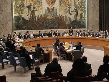 Los miembros del Consejo de Seguridad votan la resolución contra Corea del Norte.