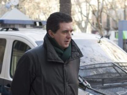 El ex ministro de Medio Ambiente y ex presidente del Gobierno Balear, Jaume Matas, llega a la Audiencia Provincial de Palma de Mallorca.