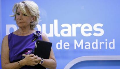 La presidenta del Partido Popular, Esperanza Aguirre, en la sede del Partido en Madrid.
