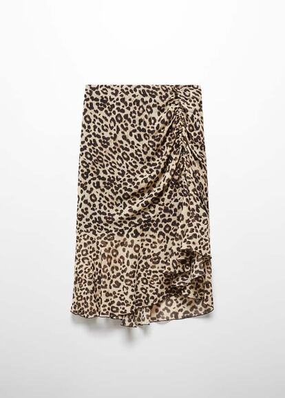 Falda con estampado de leopardo de Mango.