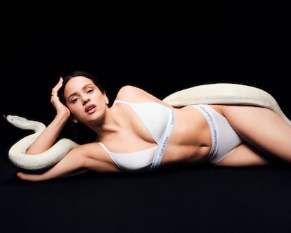 Rosalía en la campaña de Calvin Klein. 