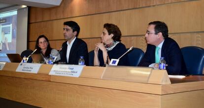 Julia Muñoz-Machado, abogada y socia del Bufete Muñoz Machado; Juan Antonio Orgaz, vicepresidente y director de eventos de denae; Carolina Pina, abogada y socia de Garrigues y Vicente Moret, letrado de las Cortes Generales en el congreso de los diputados.