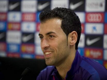 Busquets, durante la conferencia de prensa que ofreci&oacute; ayer.