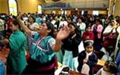 Servicio religioso en una iglesia evangélica pentecostal en San Cristóbal de las Casas, Chiapas (México).