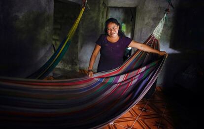 Ana Alicia vive en Acajutla, El Salvador con su hijo. Contrajo tuberculosis multirresistente en 2011 y completó exitosamente un tratamiento de 24 meses. Desde 2013, está libre de la enfermedad.