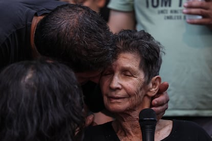 Yocheved Lifschitz, que ha sido rehén de Hamás durante 17 días, ha explicado este martes en una conferencia de prensa desde Tel Aviv cómo ha sido su cautiverio en la franja de Gaza.