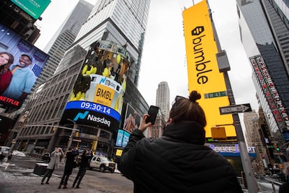 Billboards for Bumble on the New York Nasdaq building during the app’s initial public offering.