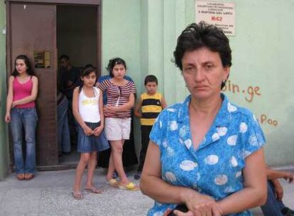 Nana Datashvili, en el colegio de Tbilisi en el que se ha refugiado.