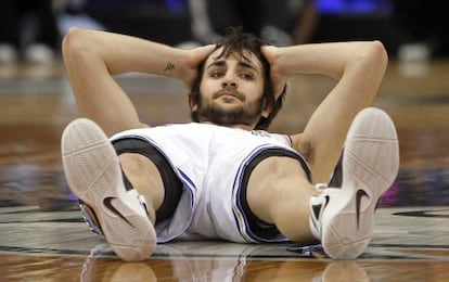 Ricky Rubio, tumbado durante un partido de los Timberwolves la temporada pasada. 