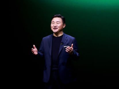 TM Roh, presidente de Samsung, durante la presentación de los nuevos teléfonos de la compañía en el Mobile eXperience Business celebrado San Francisco, California, el pasado 1 de febrero.