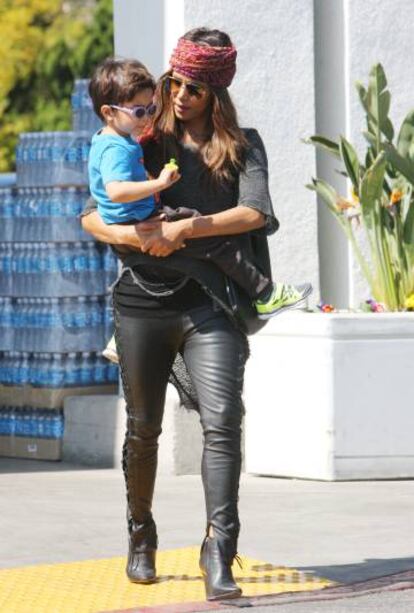 Halle Berry con su hijo Maceo en Los &Aacute;ngeles.