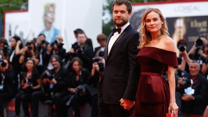 "La vida pasa en un abrir y cerrar de ojos. El amor es un hola y adiós hasta que volvemos a encontrarlo". Poco después de anunciar su ruptura con Joshua Jackson el pasado mes de julio, Diane Kruger escribía esta frase en su cuenta de Instagram. El adiós de la pareja pilló a todos por sorpresa ya que días antes se les había visto paseando juntos por las calles de Nueva York. Estuvieron juntos diez años.