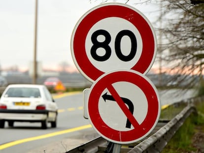 Una carretera francesa, cerca de Burdeos.