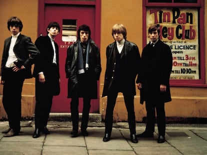 De izquierda a derecha: Mick Jagger, Keith Richards, Bill Wyman, Brian Jones y Charlie Watts.