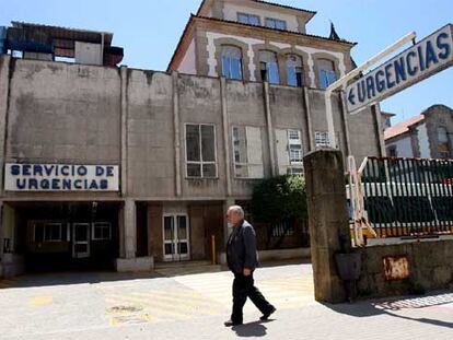 Entrada del Hospital Provincial de Pontevedra, donde sólo se atienden las urgencias ginecológicas y pediátricas.