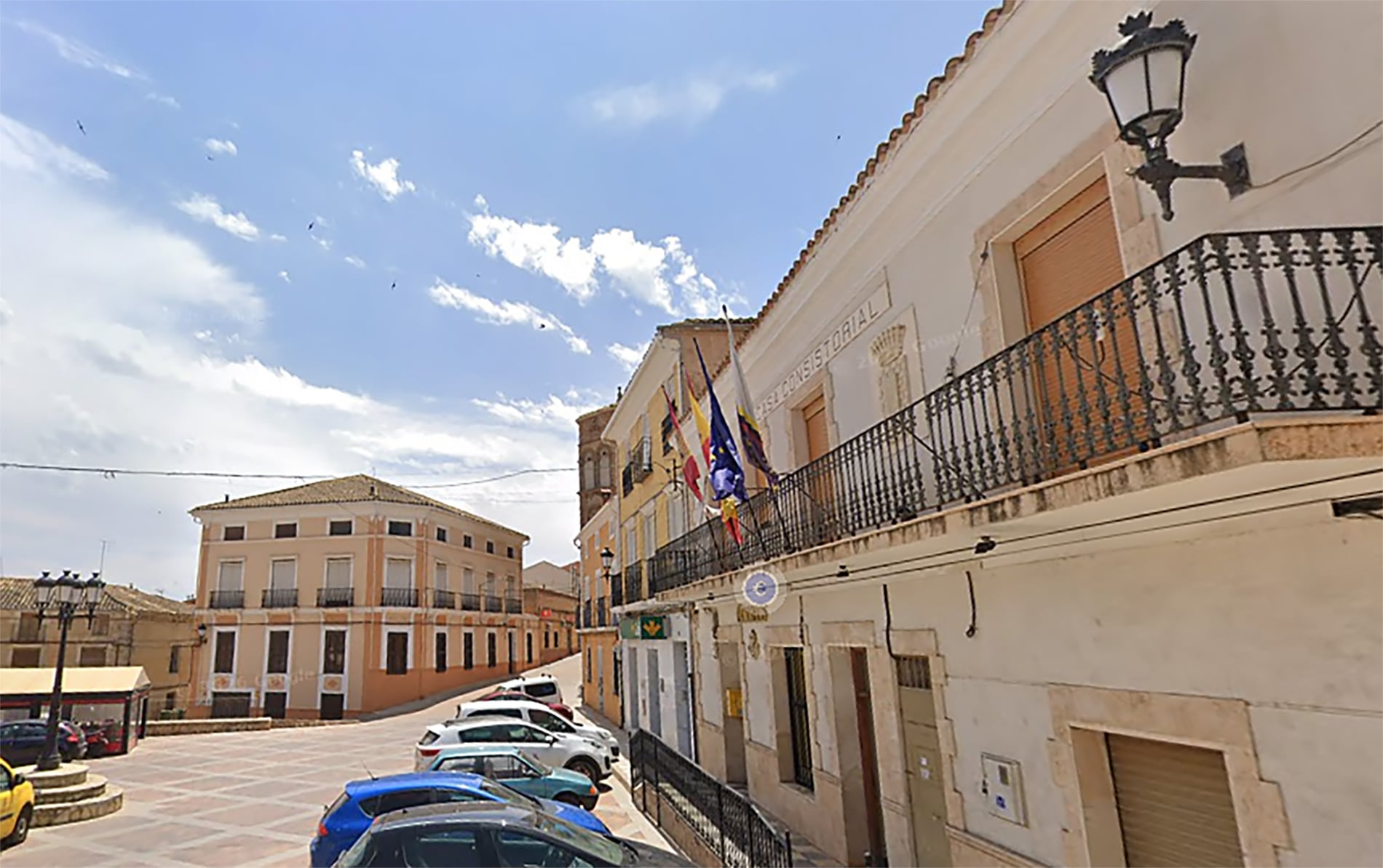 The man who killed his wife in a town in Cuenca took his daughters out of the house before killing her.