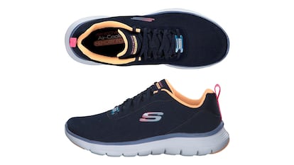Zapatillas Skechers sobre fondo blanco.