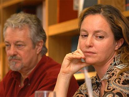 Irina Brook, con el gerente del Festival de Otoño, José Manuel Gorospe, ayer en Madrid.