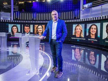 Xabier Fortes, presentador de TVE, durante un debate de las pasadas elecciones generales.