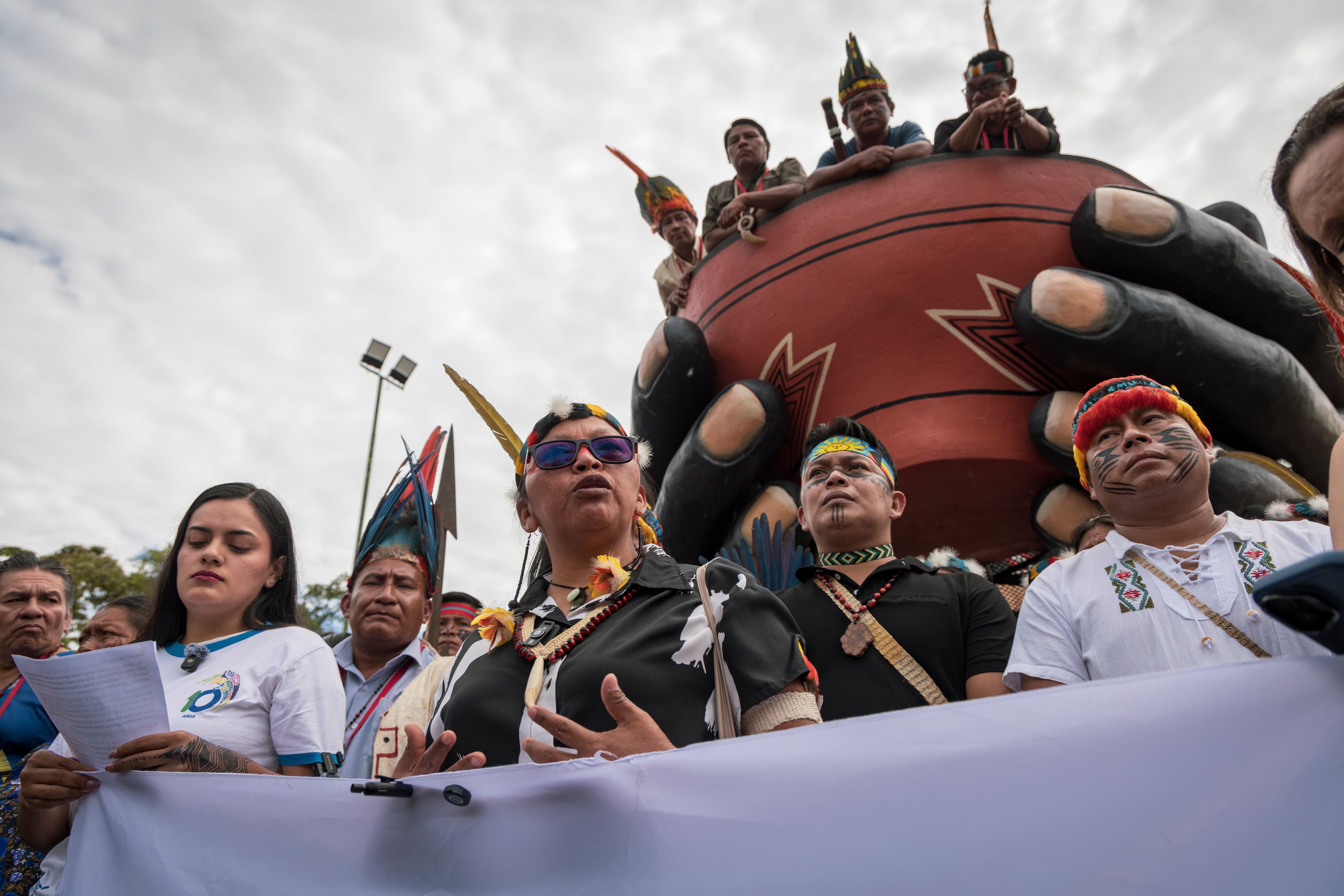 Los Waorani continúan luchando para frenar la extracción petrolera en el Yasuní, tres años después de que la Corte ordenara el cierre