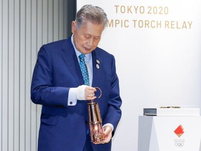 El presidente del comité organizador de Tokio 2020, Yoshiro Mori, en la ceremonia de exhibición de la llama olímpica en el Museo Olímpico de Japón en Tokio.
