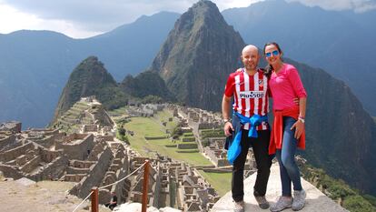 Alberto Huertas y su mujer Berta en Machu Picchu (Perú).