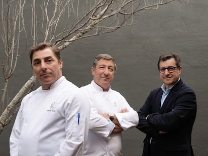 Los hermanos Roca posan en El Celler de Can Roca, el 20 de marzo.