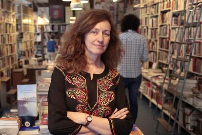 Lola Larumbe, en una fotografía de archivo tomada en la Librería Alberti.