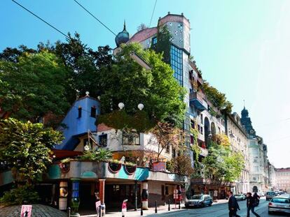 Hundertwasser-haus, Viena. Sus creadores la definieron como una casa en armon&iacute;a con la naturaleza. 