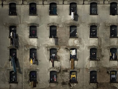 A fachada de um presídio paulista.