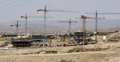 Promoción Pueblo de la Luz, en Viator (Almería) en 2008, de la firma Obrascampo.