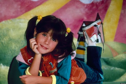 'Punky Brewster' (1984). No sabemos si era más entrañable Genry, el padre adoptivo de Punky, o Brandon, su perro. Sus personajes, la casa del árbol de la niña y su ropa ochentera de colores nos calaron hondo.