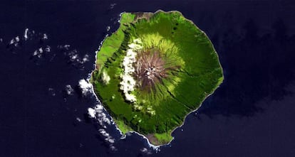 Tristan da Cunha, visto desde un satélite.