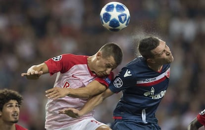 Un instante del partido entre Salzburgo y Estrella Roja con el nuevo balón de la Liga de Campeones.