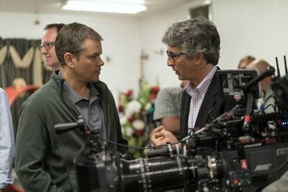 Alexander Payne, con Matt Damon en el rodaje de 'Una vida a lo grande'.